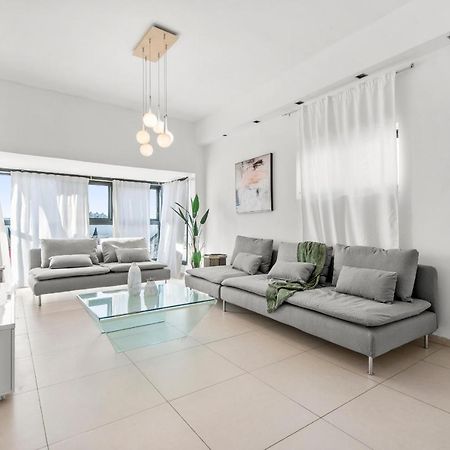 Glorious Renovated Apartment On Top Of The Beach Tel Aviv Eksteriør bilde