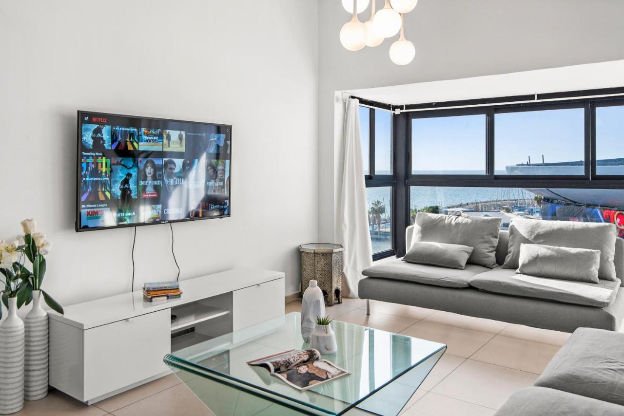 Glorious Renovated Apartment On Top Of The Beach Tel Aviv Eksteriør bilde